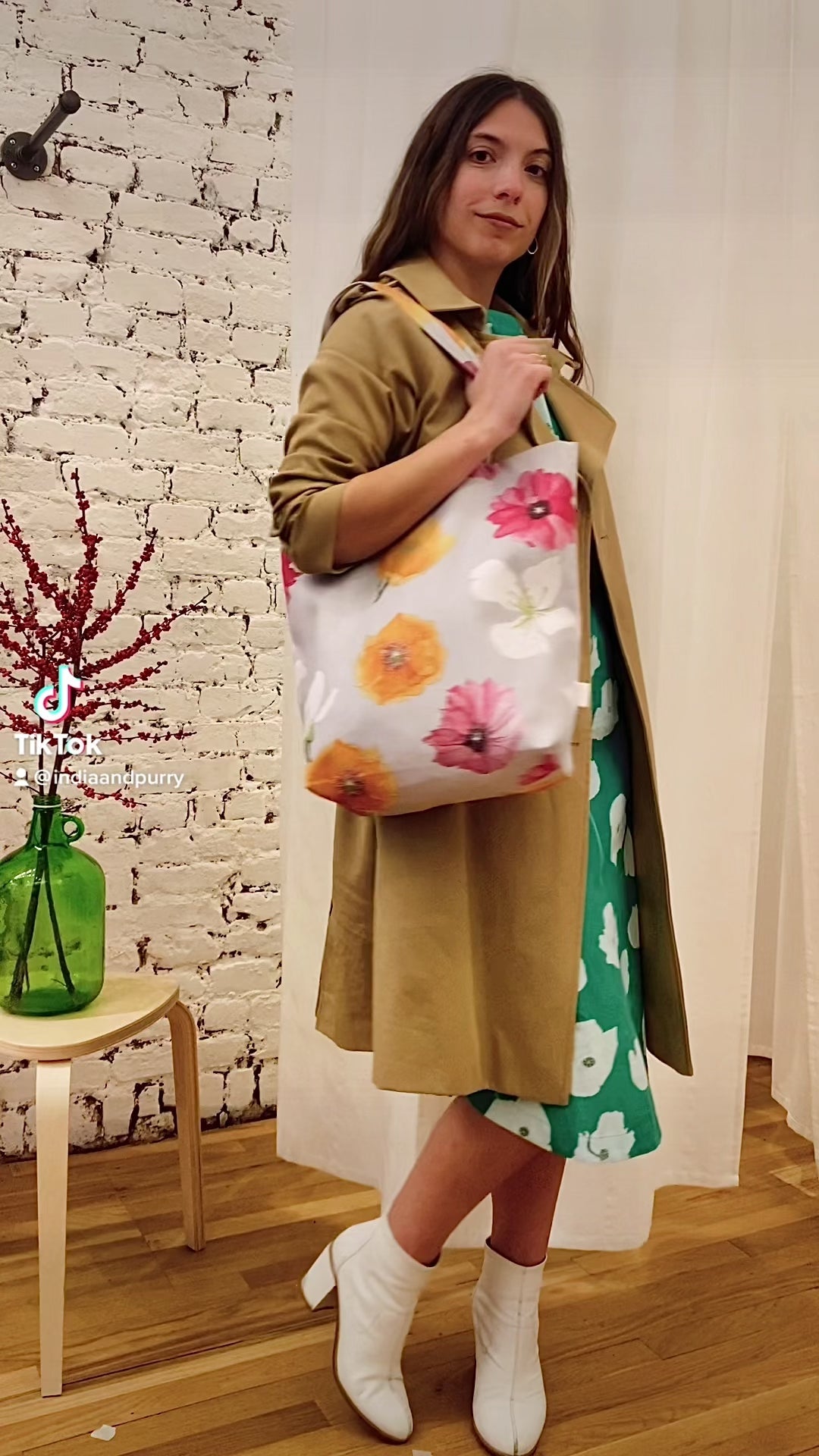 Caftan in Cotton Crepe: White Poppies on Emerald
