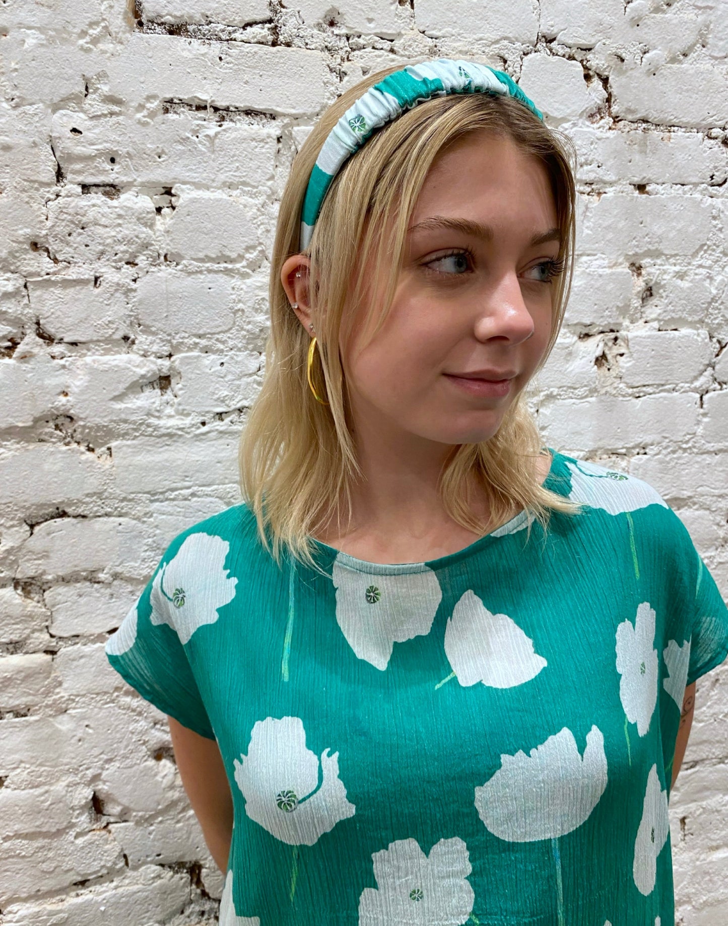 Caftan in Cotton Crepe: White Poppies on Emerald