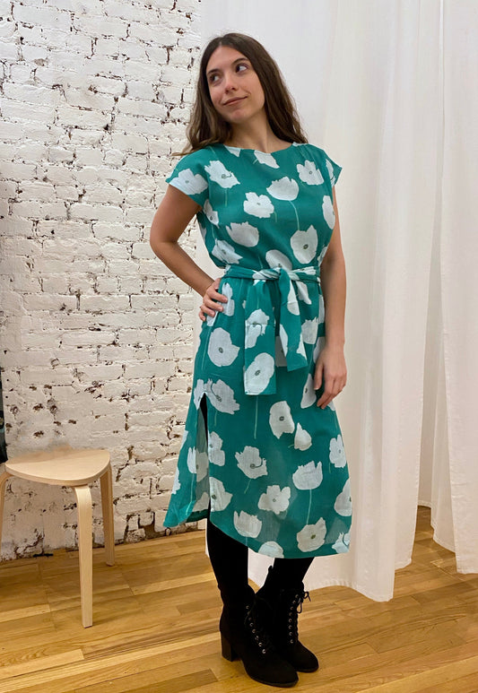 Caftan in Cotton Crepe: White Poppies on Emerald